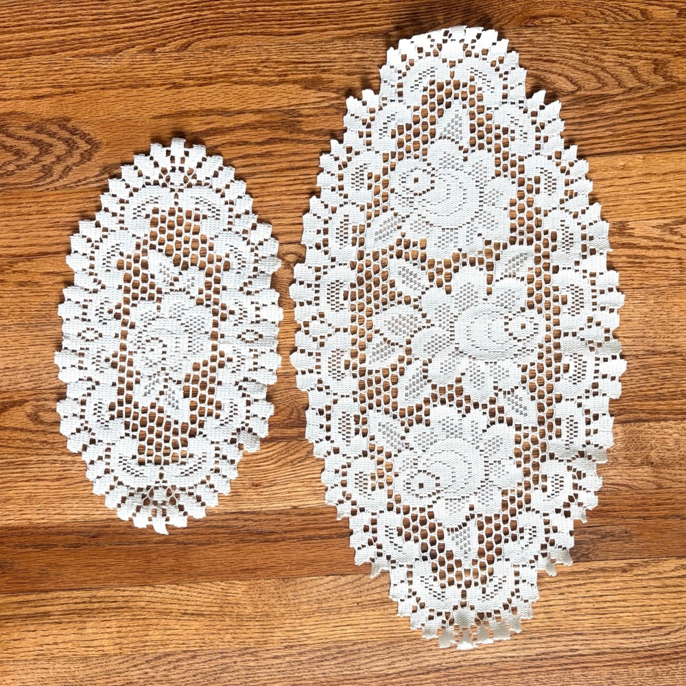 Vintage White Lace Oval Doilies Set of 2 Floral Rose Pattern Table Linens
